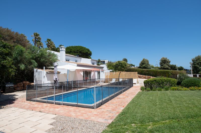 Best Pool Safety Fencing Contractors in Pasadena, CA
